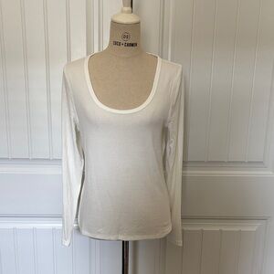 ON 34th White Scoop Neck Blouse